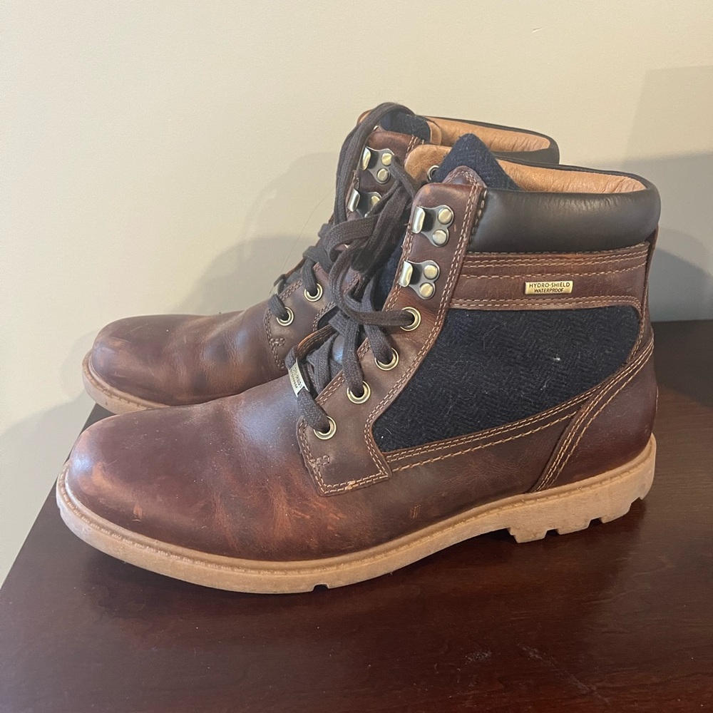 Rockport men’s boots. Size 11, gently worn. Light scuffing